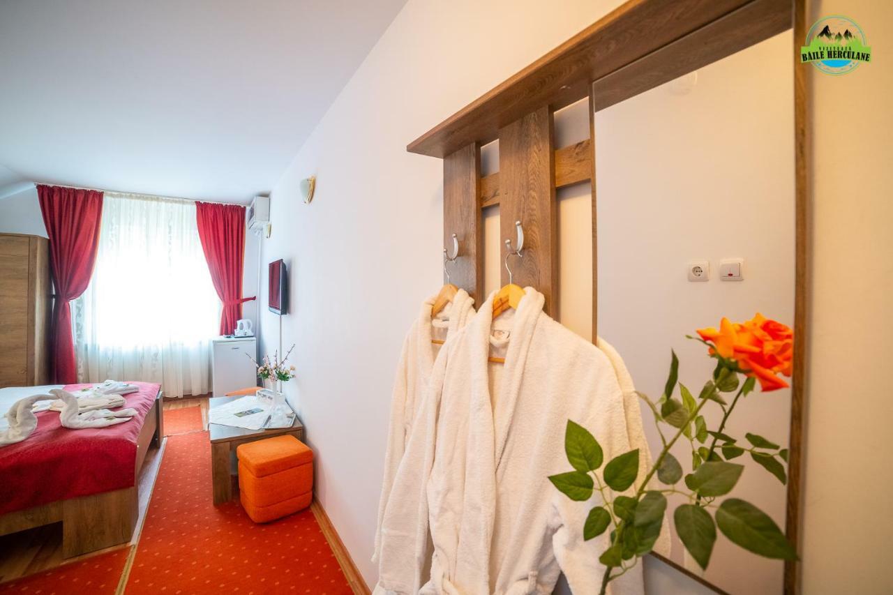 Pension Eden Băile Herculane Esterno foto