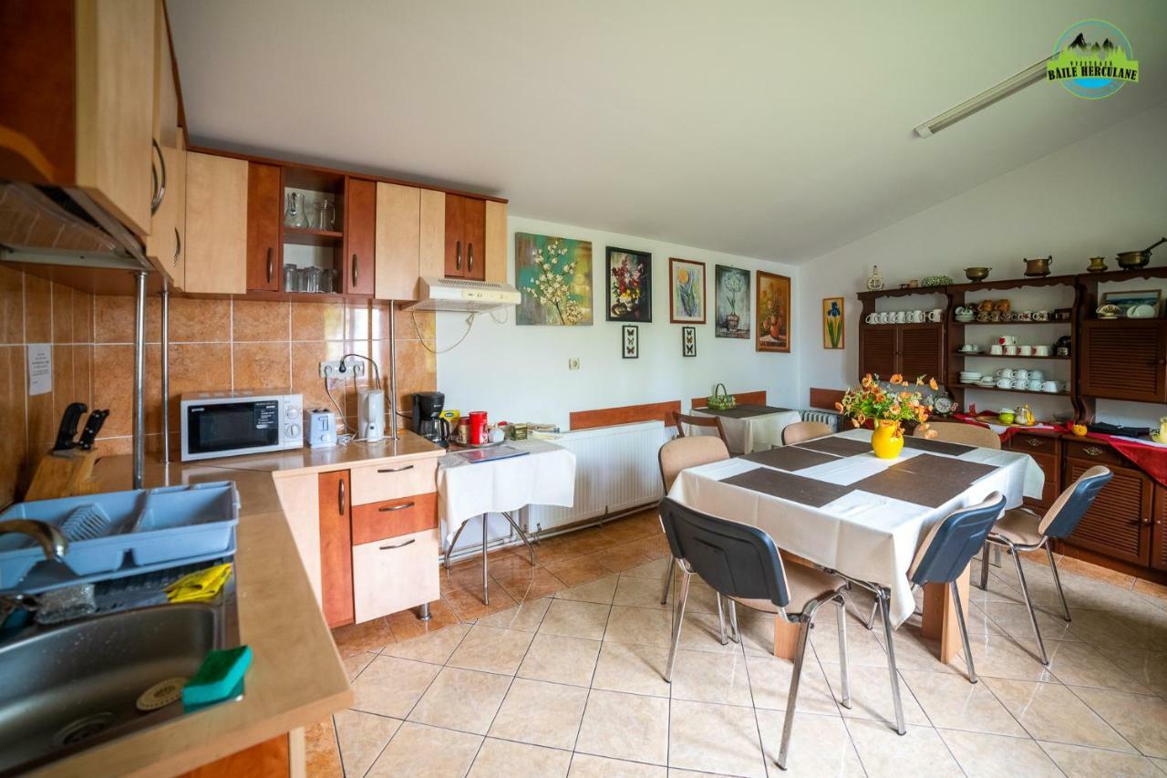 Pension Eden Băile Herculane Esterno foto