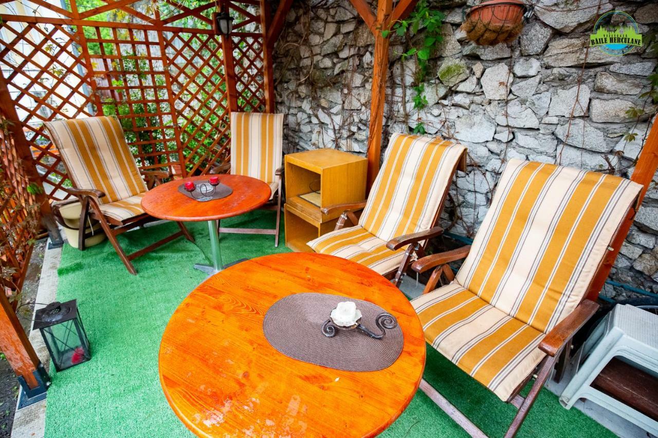 Pension Eden Băile Herculane Esterno foto